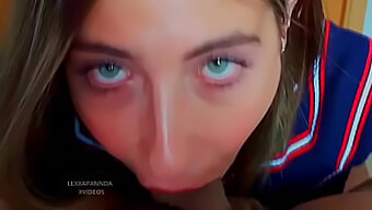 Adolescente Con Ojos Impresionantes Da Una Mamada Casera Y Recibe Eyaculación Facial